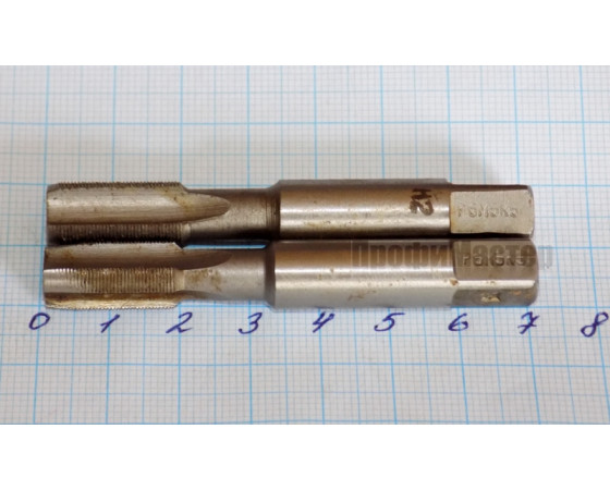 Метчик М10х0,5 мм р6м5к5 машинно-ручной комплектный СССР