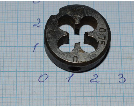 Плашка метрическая М 7х0,75 мм