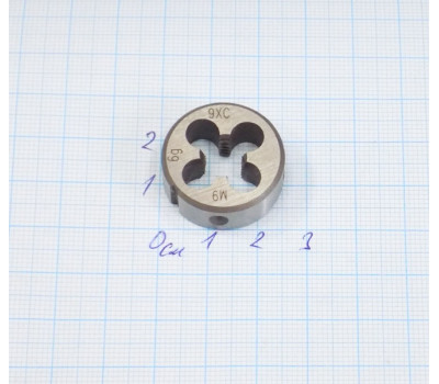 Плашка метрическая М9х1,25 правая